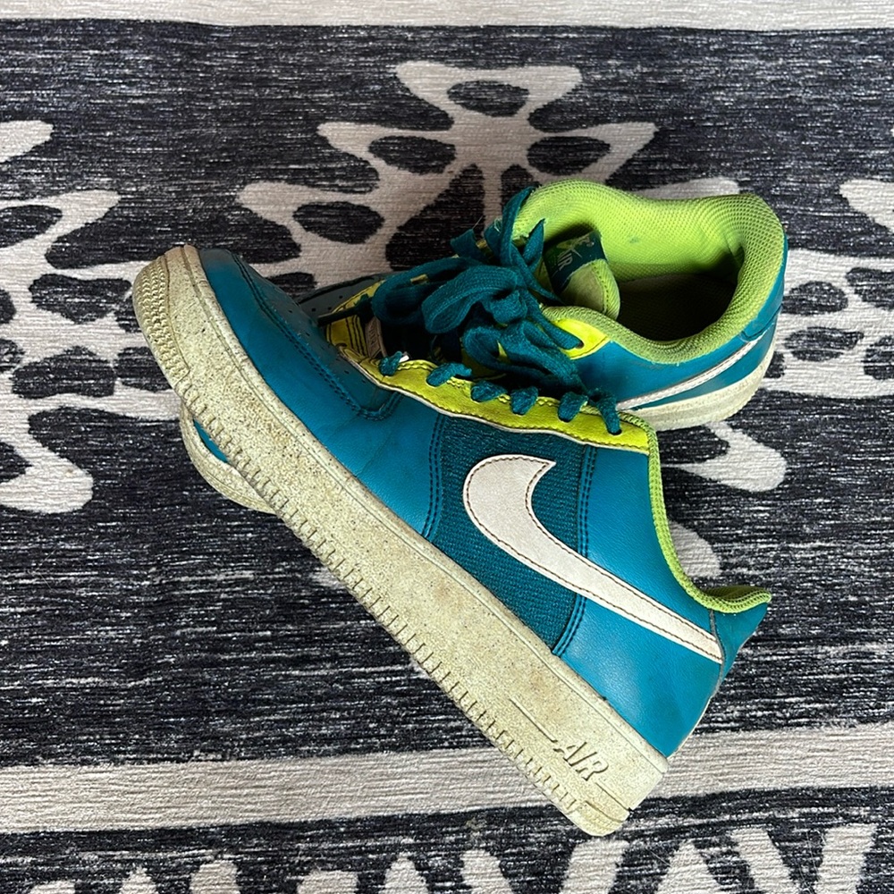 Nike Big Boy Sneakers